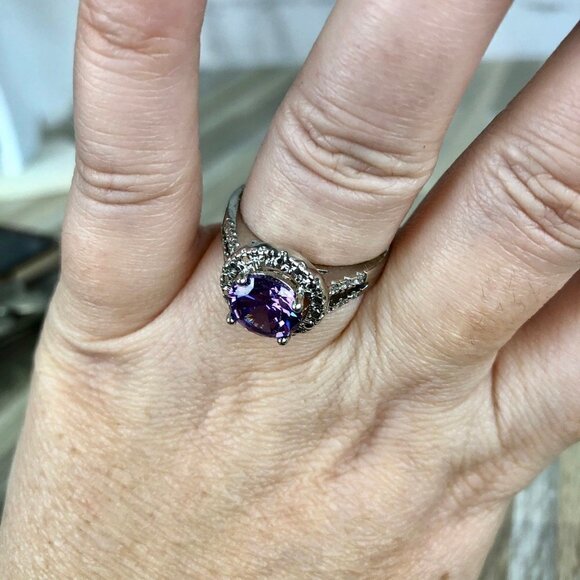 Large Purple Colored Stone Silver Ring - Picture 3 of 10